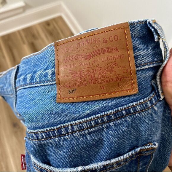 Levi’s 501 Distressed Button Fly Denim Blue Jeans - Picture 6 of 10